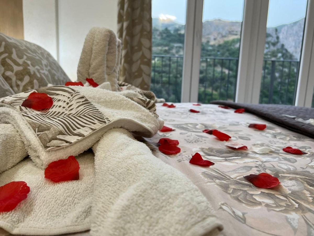 L'Oasi Del Raganello Bed & Breakfast Civita Luaran gambar