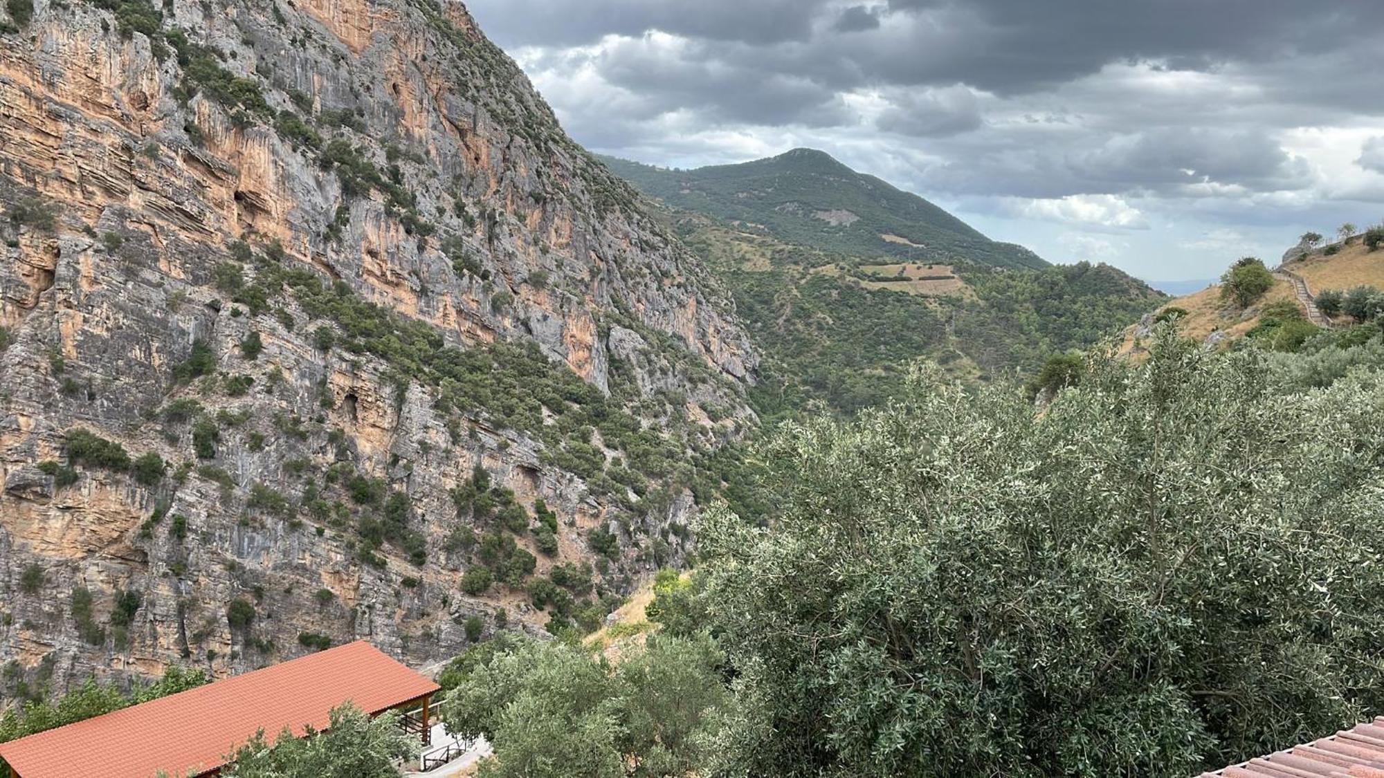L'Oasi Del Raganello Bed & Breakfast Civita Luaran gambar